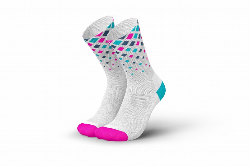 incylence-skarpetki-biegowe-crytals-white-pink-cyan.jpg