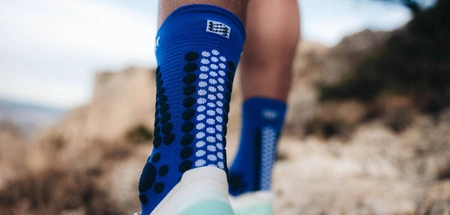pol_pm_COMPRESSPORT-Skarpetki-do-biegania-trailowe-PRORACING-SOCKS-V4-TRAIL-dazz-blue-blues-6847_10.jpg