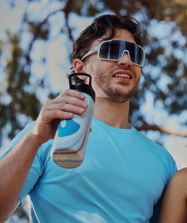 Goodr-Okulary-sportowe-Astro-G-Kidnapped-by-a-Cyborg_6.jpg