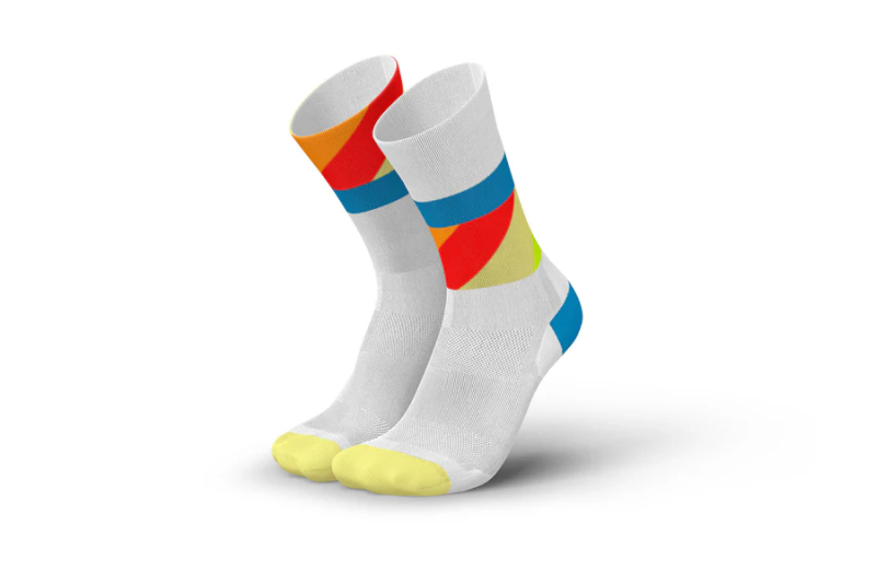 incylence-skarpetki-ultralight-high-strides-white-blue-inferno.jpg