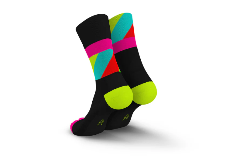 incylence-skarpetki-ultralight-high-strides-black-pink-canary_2.jpg