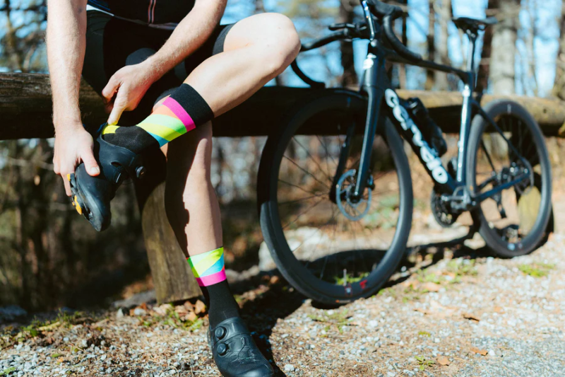 incylence-skarpetki-ultralight-high-strides-black-pink-canary_4.jpg