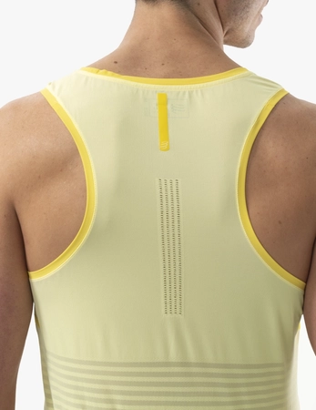 pol_pm_COMPRESSPORT-Koszulka-biegowa-PRO-RACING-SINGLET-elf-yellow-7667_9.jpg