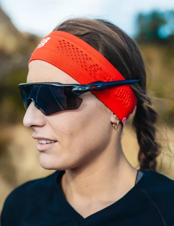 pol_pm_COMPRESSPORT-Opaska-na-glowe-THIN-HEADBAND-ON-OFF-red-6940_11.jpg