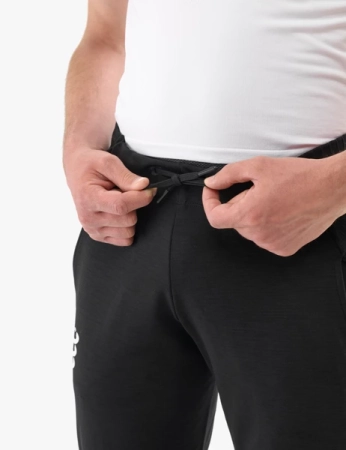 pol_pm_COMPRESSPORT-Spodnie-biegowe-SEAMLESS-PANTS-black-melange-6546_14.jpg