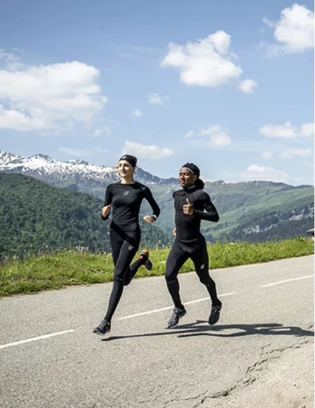 pol_pm_COMPRESSPORT-Legginsy-biegowe-meskie-WINTER-RUNNING-LEGGING-black-6598_9.jpg