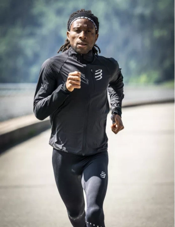 pol_pm_COMPRESSPORT-Legginsy-biegowe-meskie-WINTER-RUNNING-LEGGING-black-6598_10.jpg