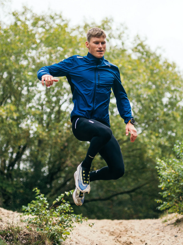Mens-S1-run-jacket_0018_Night-Blue_3_v2-8936006_a0fcbde7-f7b4-4efb-bc6c-a7079c441036.jpg