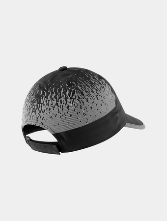 Ronhill-Czapka-biegowa-z-daszkiem-Reflect-cap-black-reflect_2.jpg