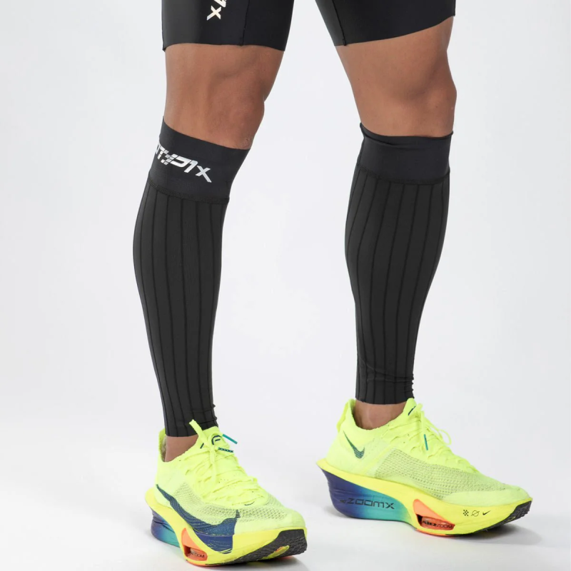 zoot-opaski-kompresyjne-na-łydki-calf-sleeves-ultra-p1x-aero-hyperblack.jpg