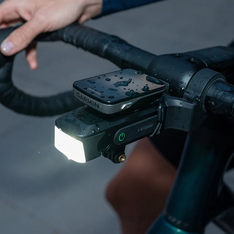 pol_pl_Lampa-Przod-Ravemen-FR1000-Black-227058_4.jpg