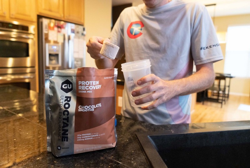 GU-Roctane-protein-recovery-drink-mix-chocolate-smoothie-930g_2.jpg