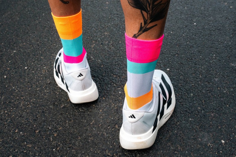 incylence-skarpetki-biegowe-bands-cyan-orange_4.jpg