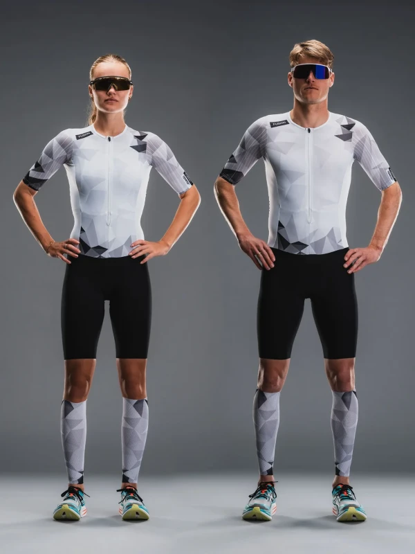 Fusion_Pro Tri Suit_Unisex_Carbon (13).jpg