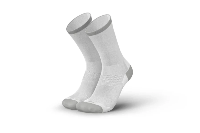 Incylence-Skarpetki-sportowe-Ultralight-pure-white.jpg