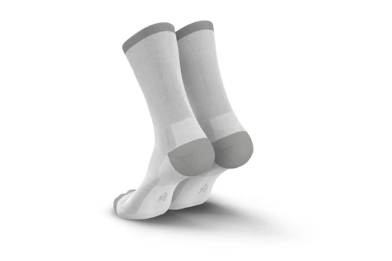 Incylence-Skarpetki-sportowe-Ultralight-pure-white_2.jpg