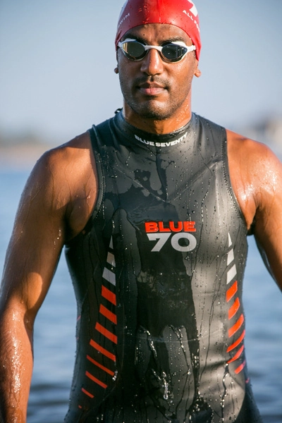 pol_pl_BLUESEVENTY-Pianka-triathlonowa-bez-rekawow-meska-REACTION-SLEEVELESS-7175_1.webp