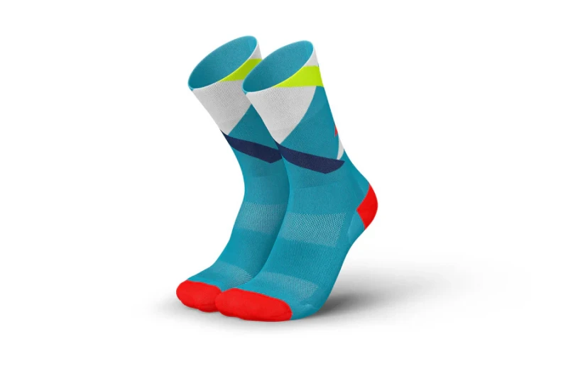 incylence-skarpetki-ultralight-high-strides-strikes-blue-inferno.jpg