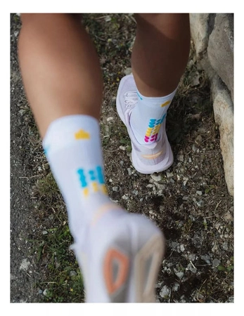 Compressport-Skarpetki-biegowe-Proracing-V4-Run-Ironman-2026-white_7.png