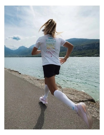 COMPRESSPORT-Koszulka-biegowa-damska-z-krotkim-rekawem-TRAINING-SS-T-SHIRT-IRONMAN-2026-white_6.jpg