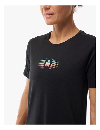 COMPRESSPORT-Koszulka-biegowa-damska-z-krotkim-rekawem-TRAINING-SS-T-SHIRT-IRONMAN-2026-black_3.jpg