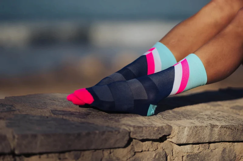 incylence-skarpetki-ultralight-socks-high-apex-navy-mint_3.jpg