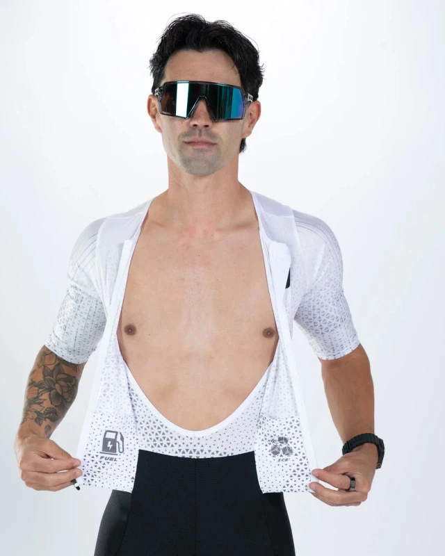 zoot-sports-tri-aero-racesuits-men-s-elite-p1-tri-aero-fz-racesuit-sonic-white-1243824307.jpg