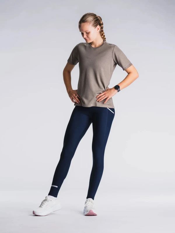 C3-long-tights_0034_Night-Blue_8_V4-9206456_f57a8716-d5f4-4473-ac3f-8392cef8056a.jpg