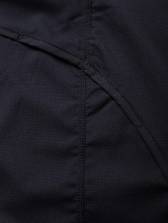pol_pm_RONHILL-Spodenki-do-biegania-damskie-TECH-4-5-TWIN-SHORT-all-black-7197_4.jpg