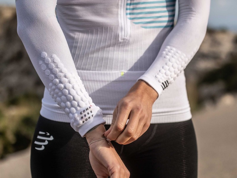 Rękawki kompresyjne Compressport Ultralight białe.jpg