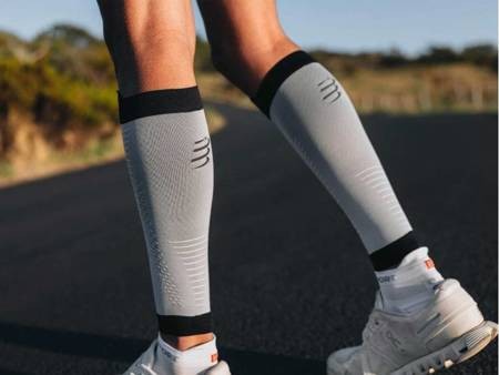 pol_pm_COMPRESSPORT-Opaski-kompresyjne-na-lydki-R2V3-grey-melange-6205_3.jpg