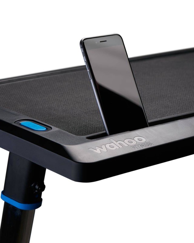 pol_pl_WAHOO-KICKR-Desk-biurko-do-trenazera-1784_5.jpg