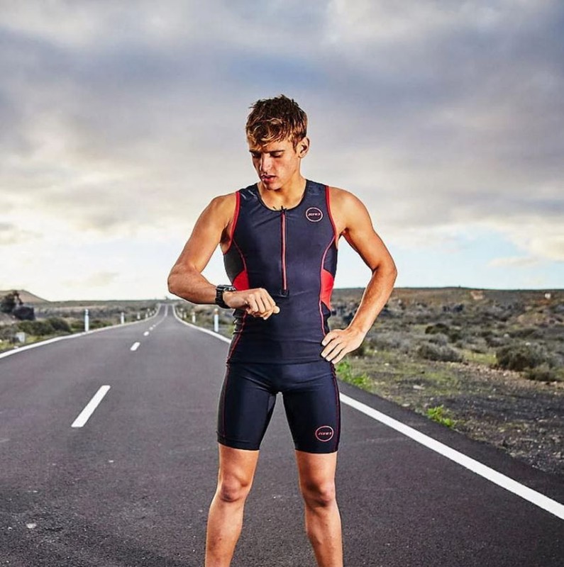 Zone3 Spodenki triathlonowe Men's Activate Tri Shorts czarneczerwone 202404410 (1).JPG