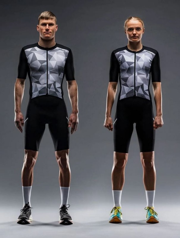 Fusion strój triathlonowy TEMPO! Two Suit black  (7).JPG