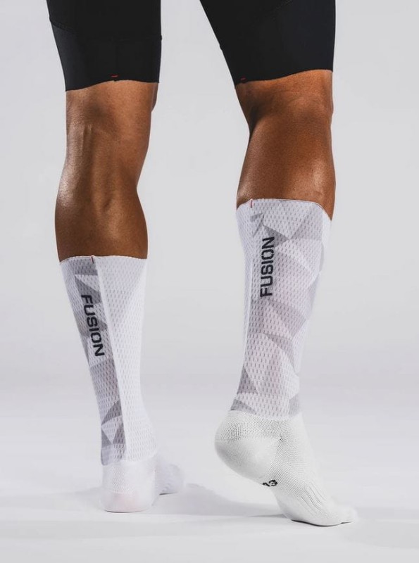 Fusion Skarpety aerodynamiczne RR Aero Sock whitegrey (1).JPG