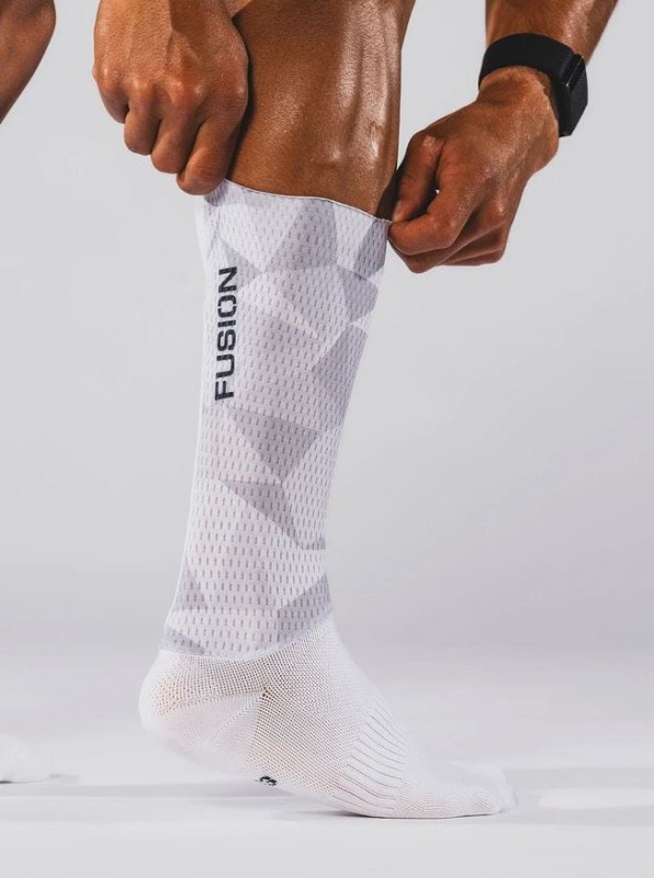 Fusion Skarpety aerodynamiczne RR Aero Sock whitegrey (4).JPG